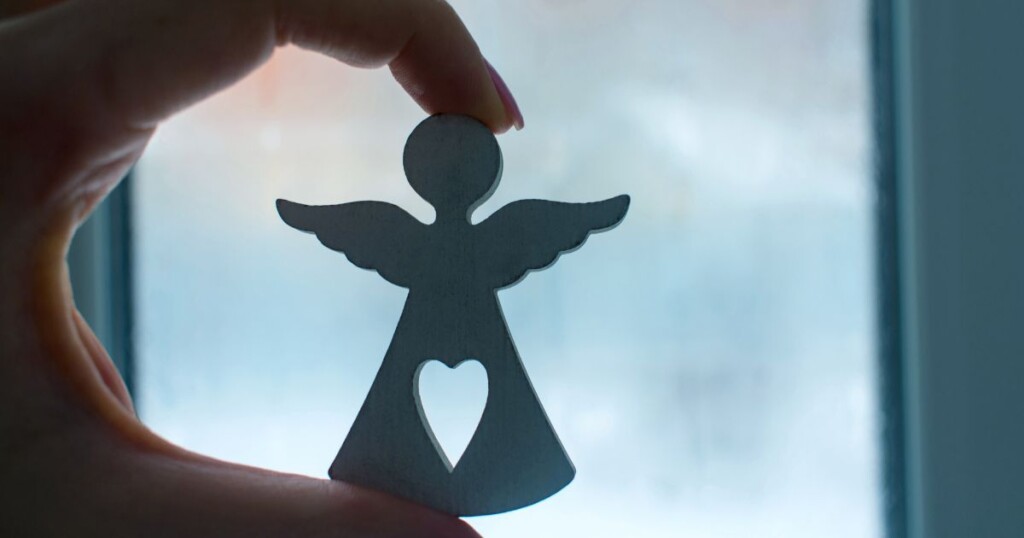 Preghiera Agli Angeli Per I Figli La preghiera agli angeli custodi per proteggere i propri figli