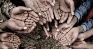 Papa Francesco: Chi sono i veri amici di Gesù? Coloro che lo hanno servito nelle persone più deboli